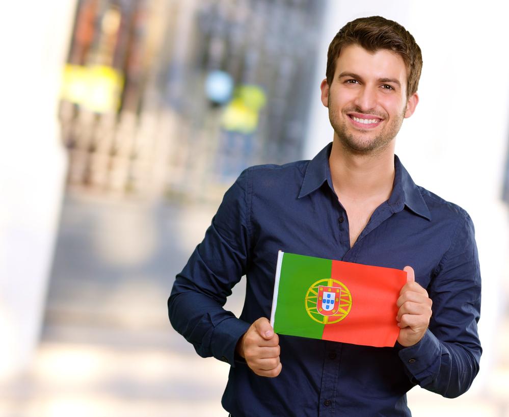 Как получить гражданство португалии. Португальцы мужчины. Португальцы фото мужчины. Гражданин Португалии. Успешный португалец фото.